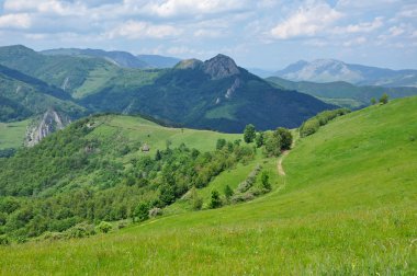 Bahar sahne dağları