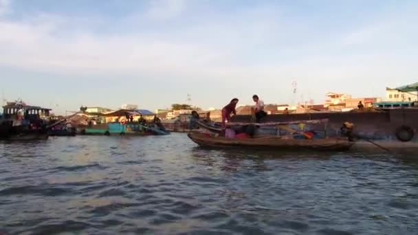 Dżungla mekong delta, Wietnam, widok z ruchu łodzi — Wideo stockowe