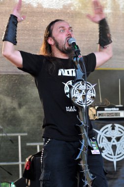 sunak kaya, heavy metal grubu canlı Sahne Alanı'nda bir konser gerçekleştirir