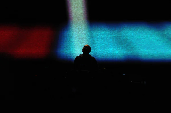 DJ Paul Kalkbrenner a Berlin, Németország keverő élőben a színpadon a félsziget félsziget fesztivál — Stock Fotó