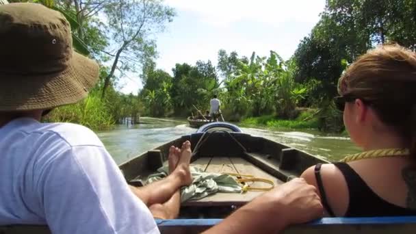 이동 하는 보트에서 thw 메콩 델타, 베트남, 보기의 정글 — 비디오