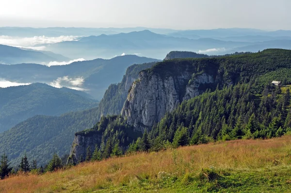 Ceahlau masywu, Karpaty Wschodnie, Mołdawia, Rumunia — Zdjęcie stockowe