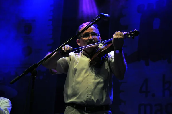 Csik Band with they guests, Hobo and Lovasi Andras performs a live concert at the Main Square of Cluj at the Hungarian Days of the City — Stock Photo, Image