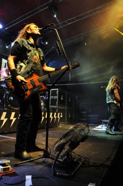 ağır metal canlı rock konseri