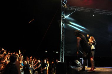 ağır metal canlı rock konseri