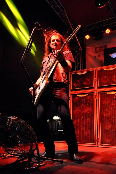 ağır metal canlı rock konseri