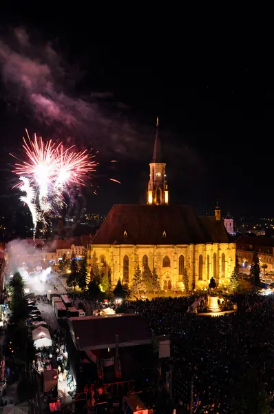 Fireworks in the city at the end of a show — Stock Photo, Image