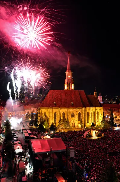 Fireworks in the city at the end of a show — Stock Photo, Image