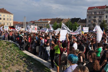 Rumen protesto hükümetin yeni yasaya karşı yüzlerce