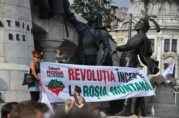 Сотні румуни протесту проти уряду нового закону — стокове фото