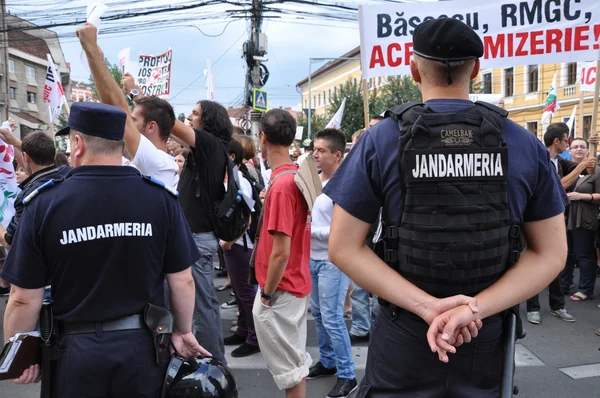 政府の新しい法律に抗議するルーマニア人の何百も — ストック写真