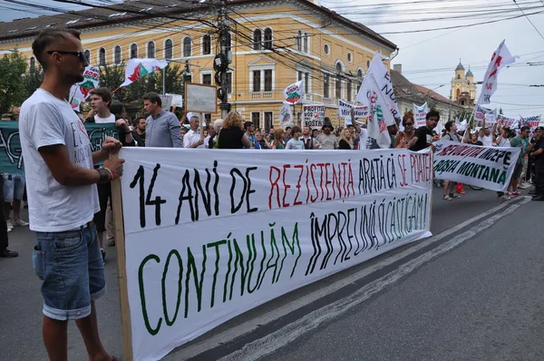 Stovky Rumuni protestovali proti vládní nový zákon — Stock fotografie