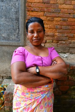 Katmandu varoşlarda yoksulluk içinde yaşayan insanlar. Nepal