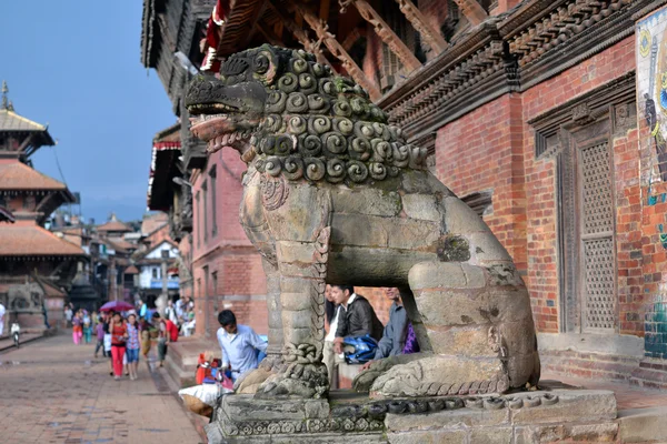 Tourists visiting Durbar square. Patan, Kathmandu, Nepal — Stock Photo, Image