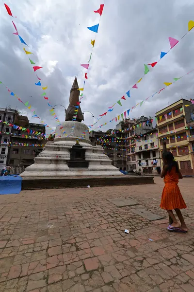 Een kleine boeddhistische stoepa in kathmandu, nepal — Stockfoto