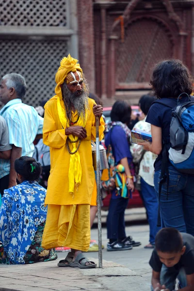 Kutsal sadhu hindu adam boyalı yüzü Katmandu durbar Meydanı, nepal — Stok fotoğraf