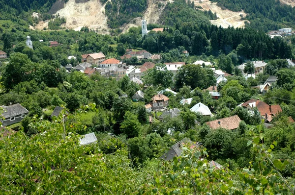 Rosia montana, Rumänien. Das Dorf droht aufgrund der Ausbeutung durch den Goldabbau zu verschwinden — Stockfoto