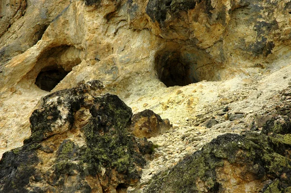 Ingången till en guldgruva från den romerska perioden. Rosia montana, Rumänien — Stockfoto