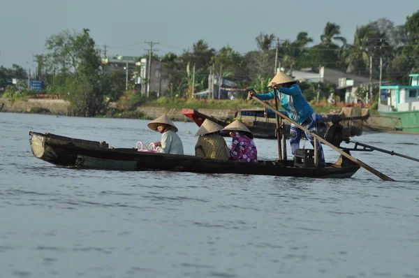 Floating Market in the Mekong delta, Vietnam — Stock Photo, Image