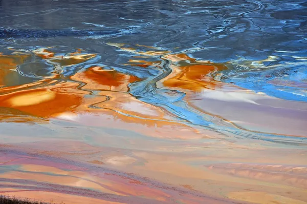 Contamination de l'eau des mines de cuivre à Geamana, près de Rosia Montana, Roumanie — Photo