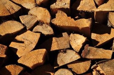 kışa hazırlanan yığılmış doğranmış ahşap arka plan