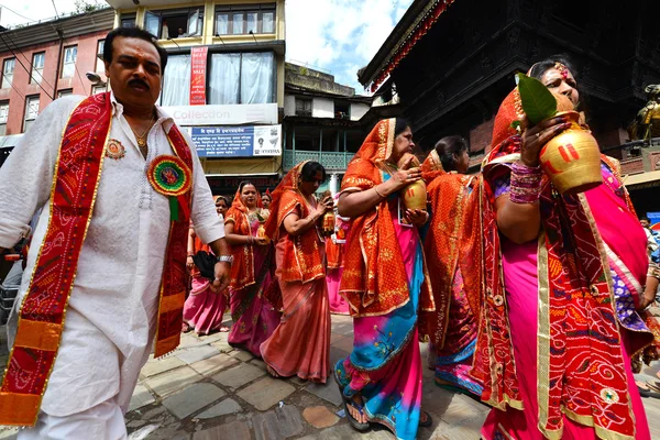 Népalais célébrant le festival Dasain à Katmandou, Ne — Photo