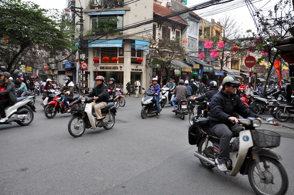 Crowded scooter traffic in Hanoi, Vietnam — Stock Photo, Image