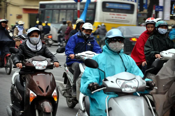 Crowded scooter traffic in Hanoi, Vietnam — Stock Photo, Image