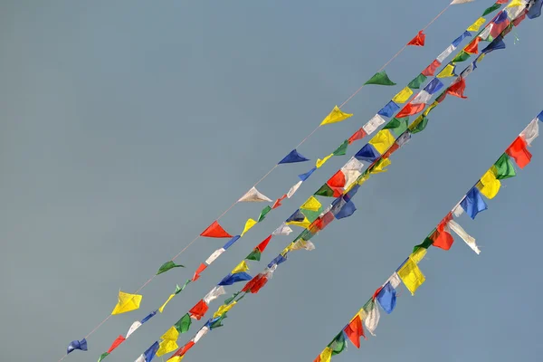Buddhistiska tibetansk bön flaggor — Stockfoto