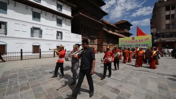 Nepalees mensen vieren het festival dasain — Stockvideo