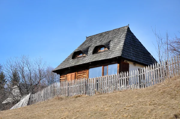 Casa de madera rústica — Foto de Stock