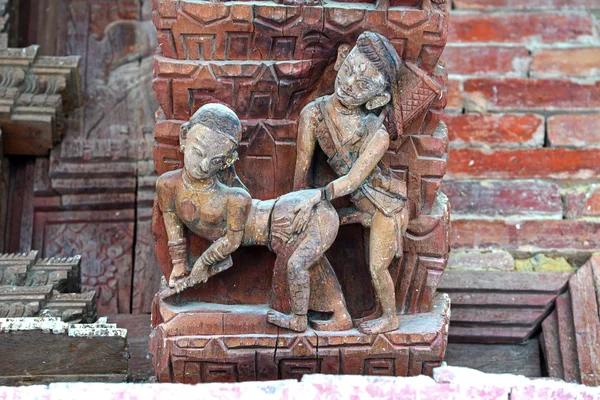 Erotic carving, Kama Sutra position — Stock Photo, Image