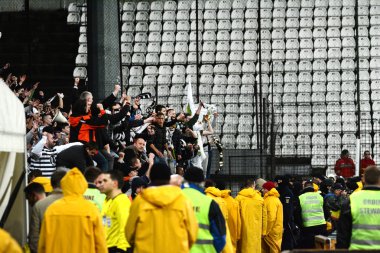 Polise karşı footabll holiganlar