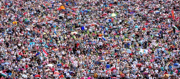 Multidão de pessoas de fundo — Fotografia de Stock