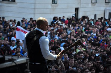 Dub pistols gerçekleştirir canlı elektrik kale Müzik Festivali