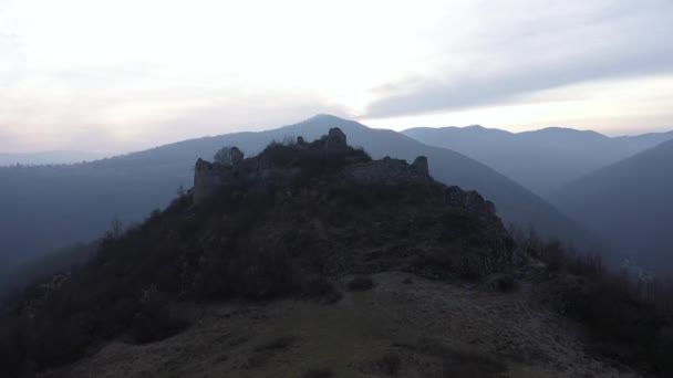 Volando Sopra Rovine Della Fortezza Medievale Veduta Aerea Una Roccaforte — Video Stock