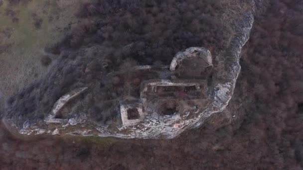飞越中世纪要塞的废墟 空中俯瞰一个要塞 Liteni Leta城堡 罗马尼亚特兰西瓦尼亚 — 图库视频影像