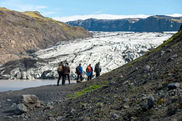 Solheimajokull Icelandia Mayo 2019 Turistas Haciendo Senderismo Glaciar Con Guía —  Fotos de Stock