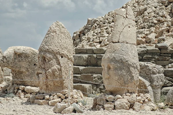 Dios Gigante Dirige Monte Nemrut Anatolia Turquía Antiguas Estatuas Piedra — Foto de Stock