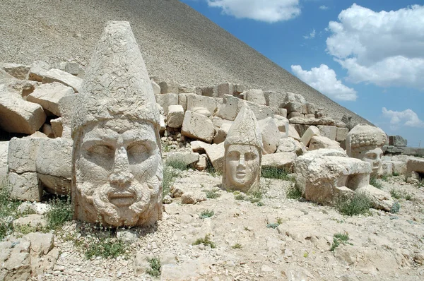 Deus Gigante Dirige Monte Nemrut Anatólia Turquia Estátuas Pedra Colossais — Fotografia de Stock