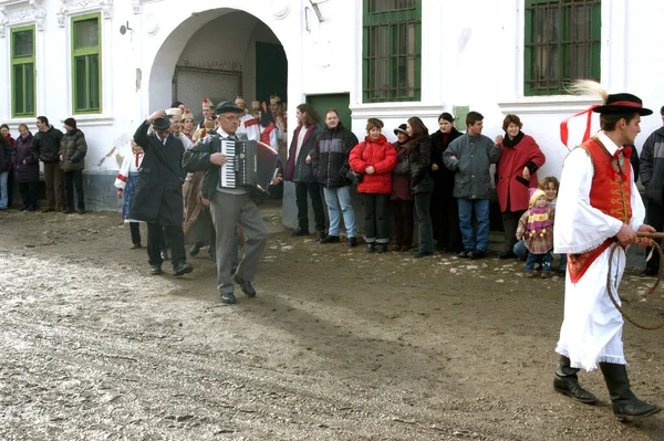 Rimetea Rumänien Februar 2004 Unbekannte Dorfbewohner Von Rimetea Torocko Besuchen — Stockfoto