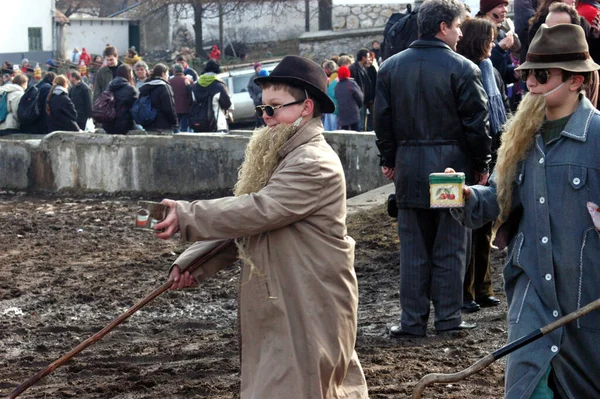Rimetea Romania Şubat 2004 Rimetea Nın Tanımlanamayan Köylüleri Torocko Kışın — Stok fotoğraf