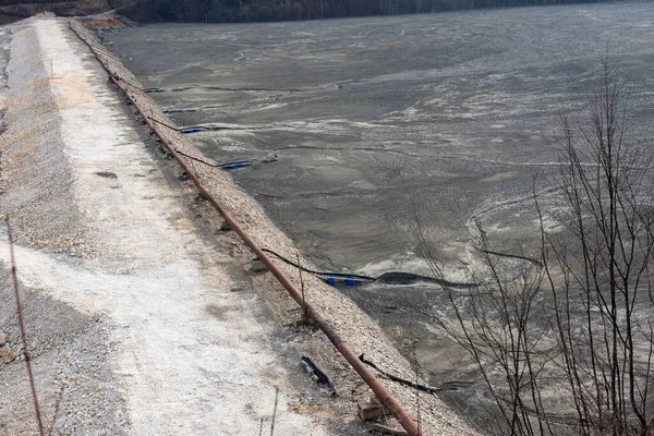 Barriera Fermare Flusso Rame Oro Residui Minerari Bacino Decantazione Lago — Foto Stock