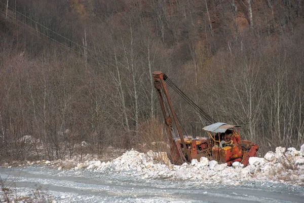 Old Abandoned Rusty Mining Machinery Excavator Quarry — Stock Photo, Image