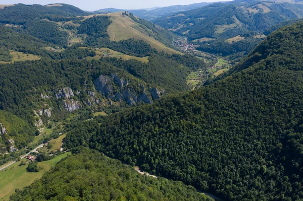 Flying Deep Valley Deciduous Forest Limestone Cliffs Aerial Shot Drone — Stock Photo, Image