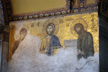 İSTANBUL, TURKEY - 8 Ağustos 2006: Ayasofya anıtlarını süsleyen mozaikler bugün erken yüzyıllar arasında yapıldı                                   