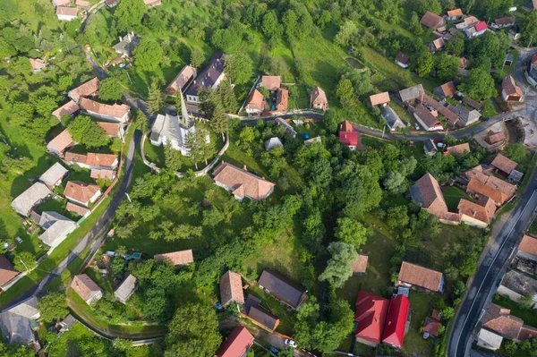 Transilvanya Bir Köyün Üzerinde Uçuyor Romanya Nın Manastireni Kentinin Insansız — Stok fotoğraf