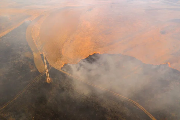 Vista Aérea Del Campo Quema Hierba Seca Primavera Incendio Humo —  Fotos de Stock