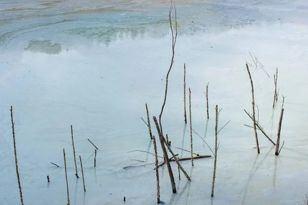 Бирюзовые Сточные Воды Медной Шахты Загрязняют Окружающую Среду Декантационное Озеро — стоковое фото