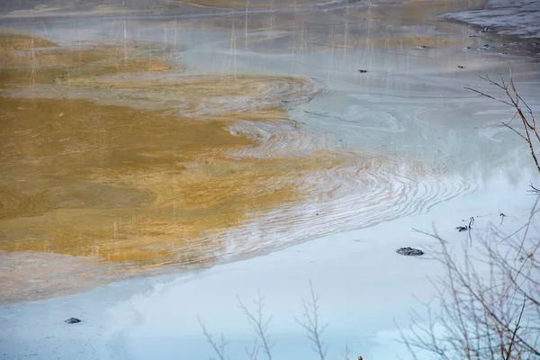 Águas Lamacentas Numa Lagoa Decantação Resíduos Tóxicos Uma Mina Cobre — Fotografia de Stock